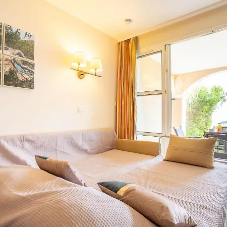 Le Village - E1 121 By Interhome