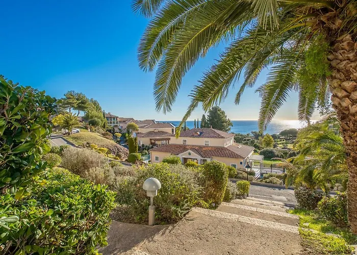 Le Village - E1 121 By Interhome *