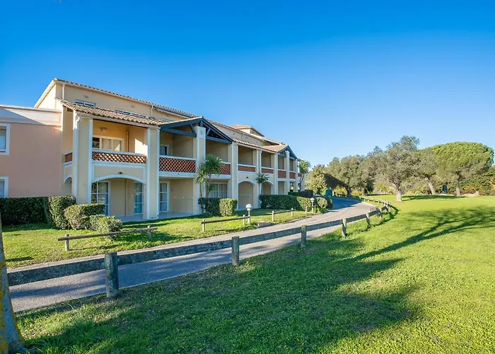 Le Village - E1 121 By Interhome *