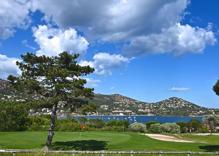 Le Village - E1 121 By Interhome