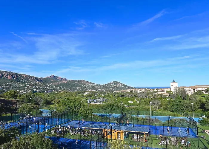 Le Village - E1 121 By Interhome *