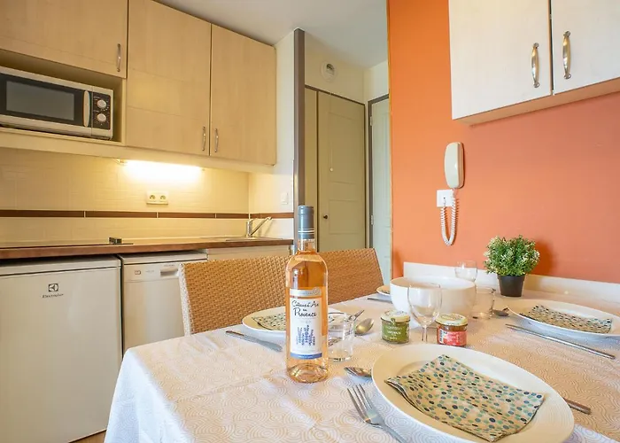 Le Village - E1 121 By Interhome Saint-Raphaël