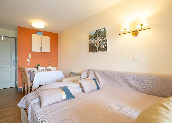 Le Village - E1 121 By Interhome アパート Saint-Raphaël