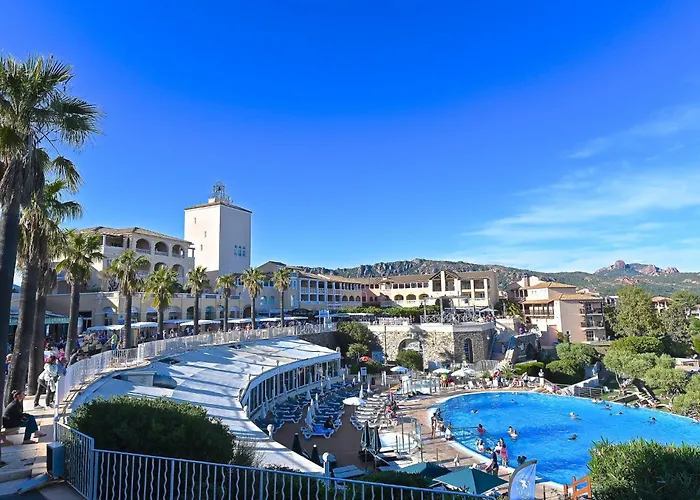 Le Village - E1 121 By Interhome